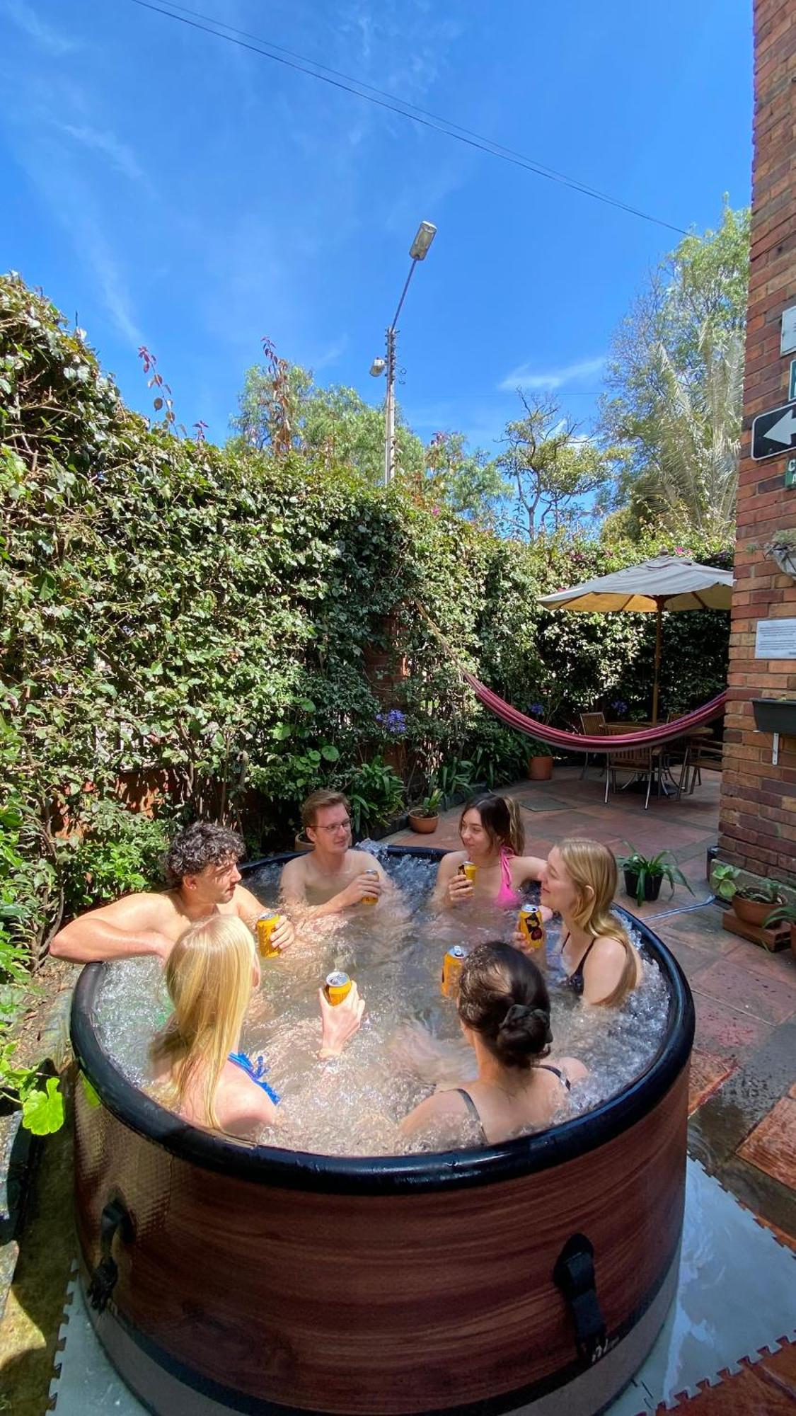 Bendito Hostels Богота Екстериор снимка